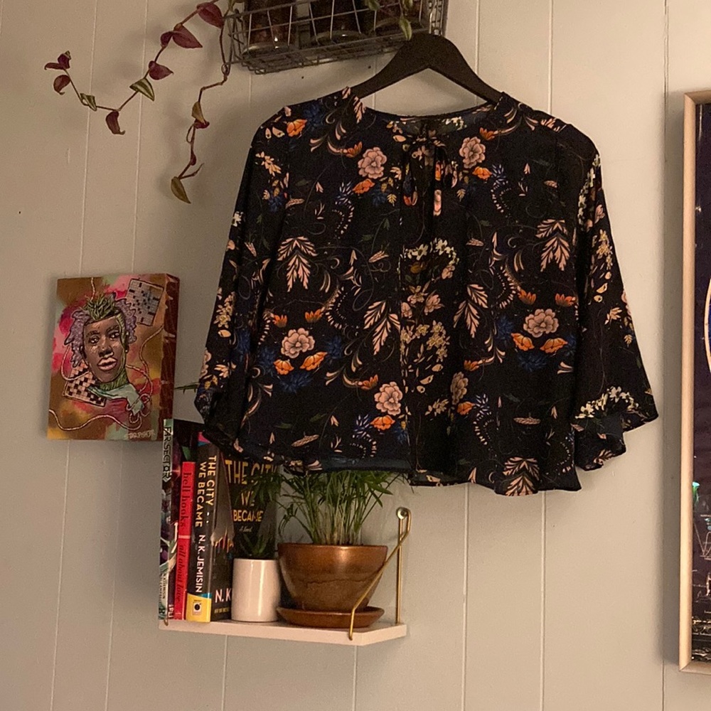Flowy Cropped Floral Top